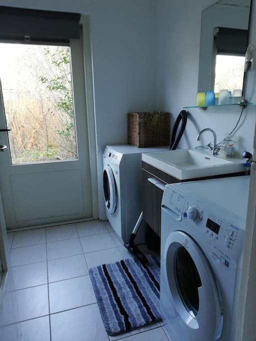 Cottage Egmond-Binnen Met Besloten Tuin Eksteriør billede